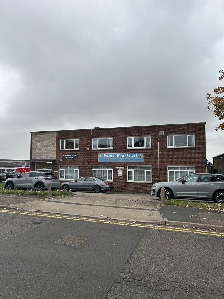 80 Commercial Sq, Leicester for lease Building Photo- Image 1 of 8
