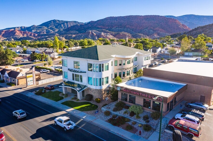 427 S Main St, Cedar City, UT for lease - Building Photo - Image 2 of 5