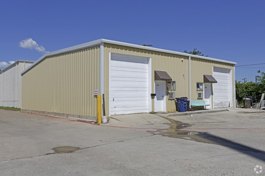 415-453 N Briery Rd, Irving, TX for lease - Building Photo - Image 2 of 6