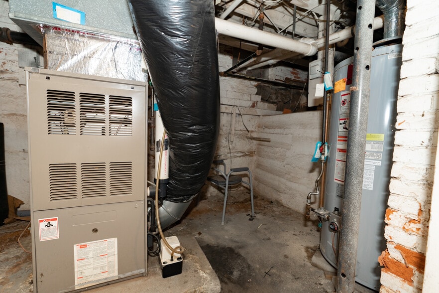 8 Jennifer Dr, Merrimack, NH for sale - Building Photo - Image 2 of 61