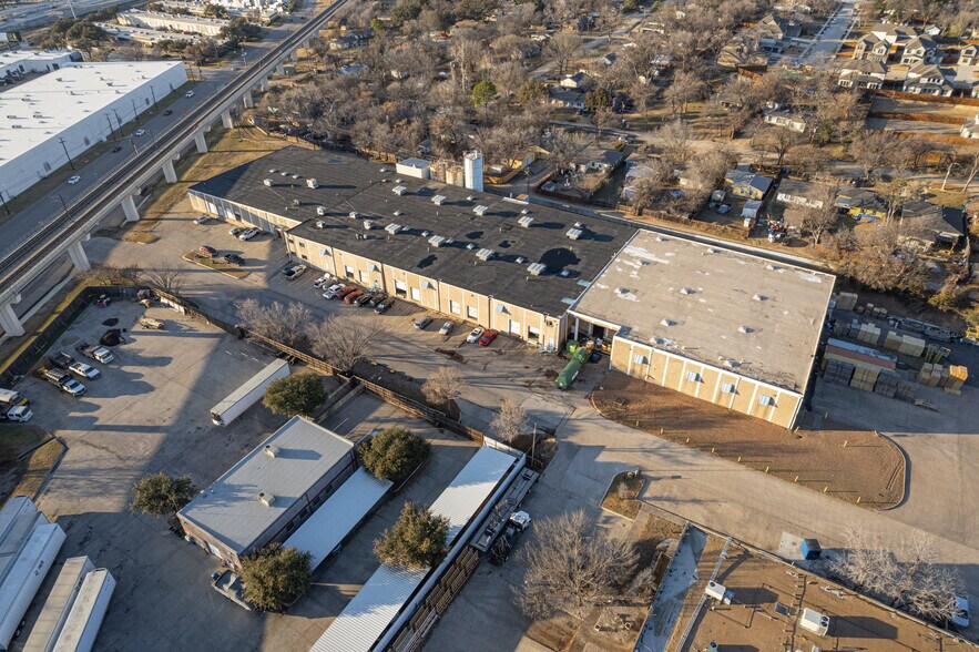 1420 Vinylex Dr, Carrollton, TX à vendre - Photo du bâtiment - Image 3 de 10