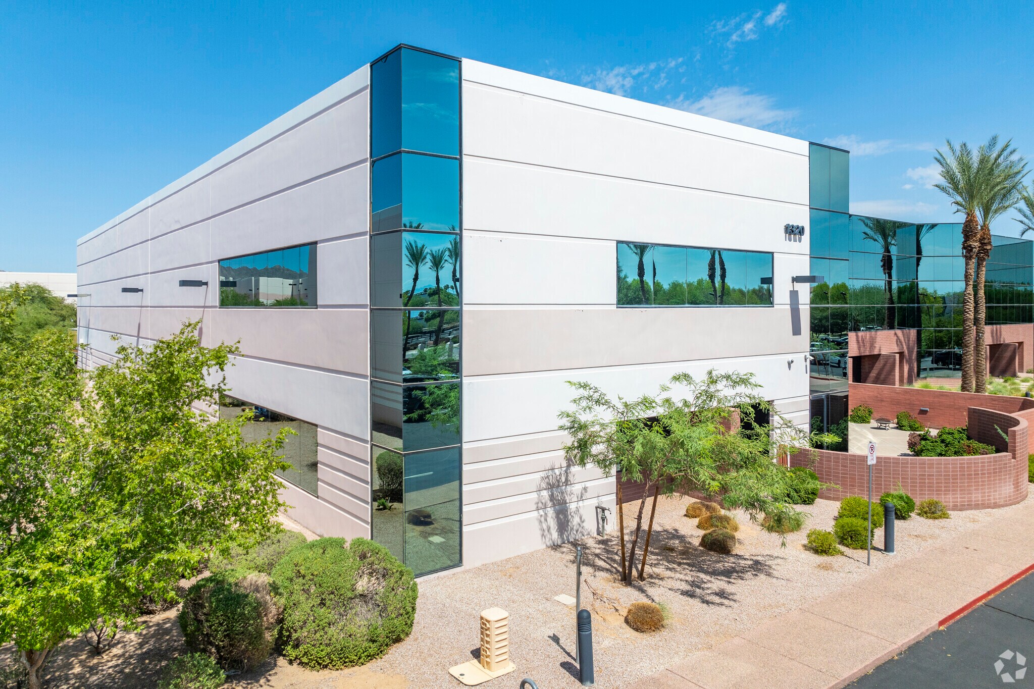 1320 W Auto Dr, Tempe, AZ à louer Photo principale- Image 1 de 20