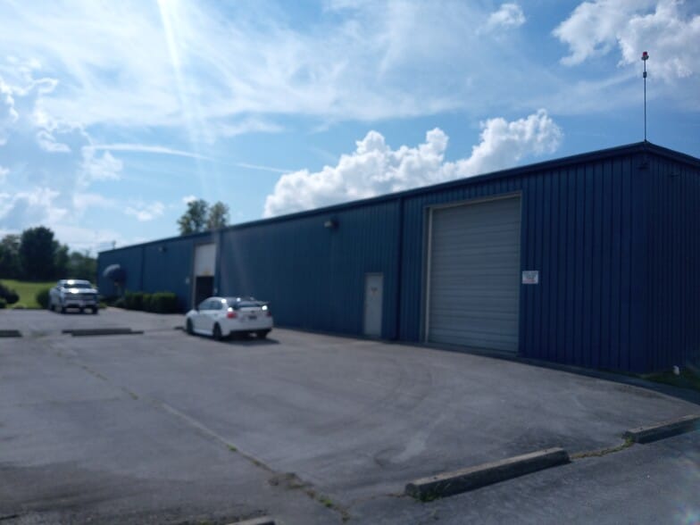501 Industrial Park Rd, Piney Flats, TN for lease - Building Photo - Image 2 of 6