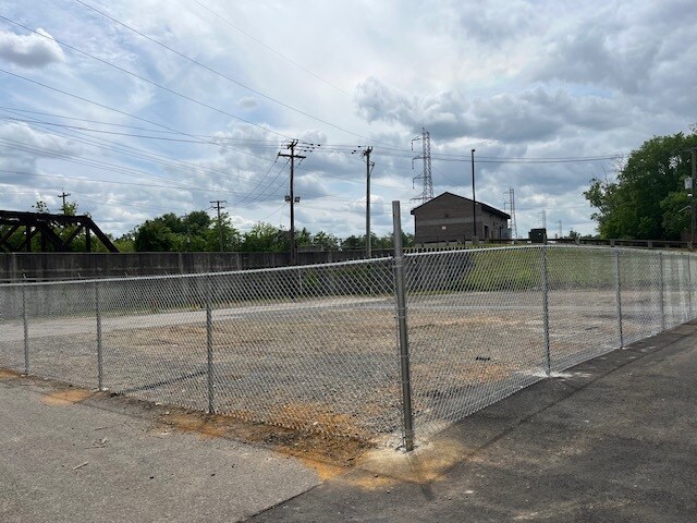 100 W Main St, Bound Brook, NJ à louer - Photo du bâtiment - Image 3 de 15