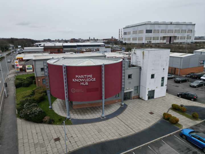 Vanguard Way, Birkenhead à louer Photo principale- Image 1 de 2