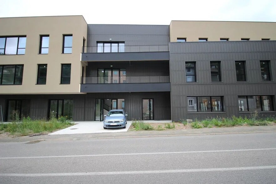 17 Rue De Paris, Tarare for sale - Primary Photo - Image 1 of 2