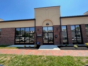218 W Broad St, Burlington, NJ for lease Building Photo- Image 1 of 10