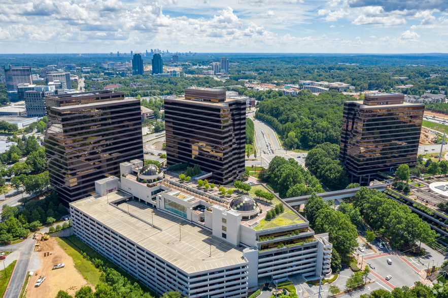 1200 Abernathy Rd NE, Atlanta, GA à louer - Photo du bâtiment - Image 1 de 46