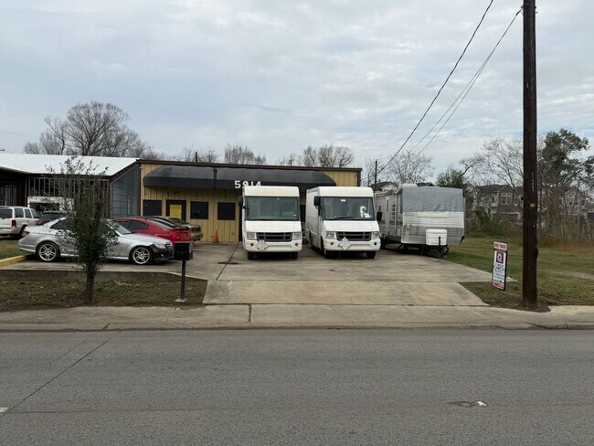 More details for 5914 Cullen Blvd, Houston, TX - Retail for Sale