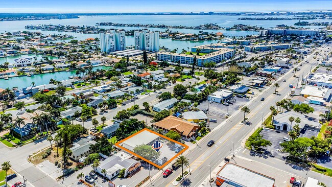 Plus de détails pour 6655 Gulf Blvd, Saint Petersburg, FL - Commerce de détail à vendre