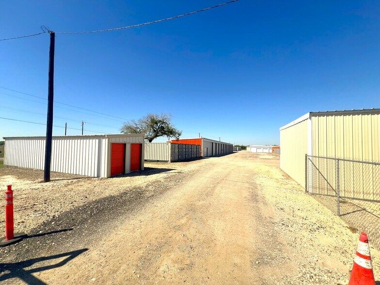 8109 Us Highway 77, Sinton, TX à vendre - Photo du bâtiment - Image 2 de 32