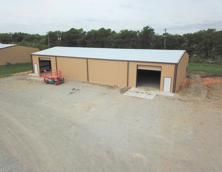 11647 Armetco Dr, Justin, TX for lease - Building Photo - Image 3 of 13