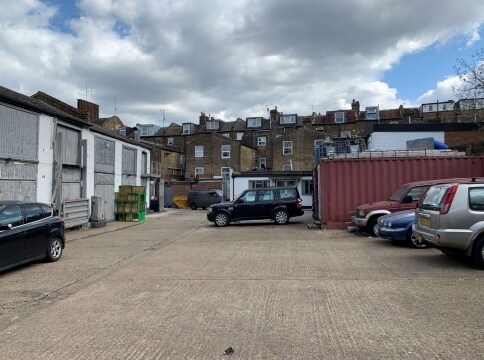 1-12 Sybil Mews, Londres à louer - Photo du bâtiment - Image 3 de 9