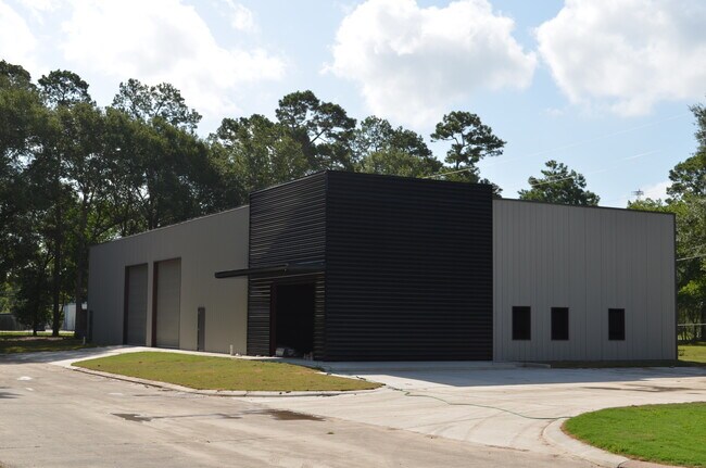 Plus de détails pour 8024 Red Cedar Cir, Humble, TX - Industriel à louer