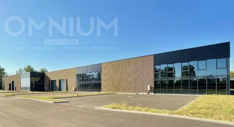 Bureau dans Ambérieux à louer - Photo du bâtiment - Image 1 de 8