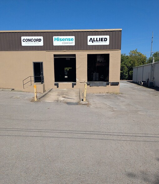 1922 Elm Tree Dr, Nashville, TN à vendre - Photo du bâtiment - Image 2 de 25