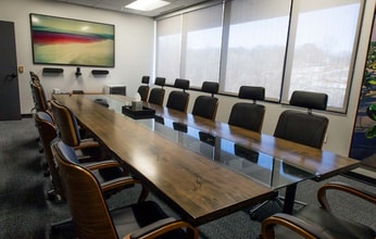 3315 N Oak Tfwy, Kansas City, MO for lease Interior Photo- Image 2 of 6