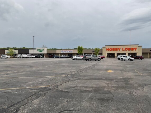 2233 Missouri Blvd, Jefferson City, MO for lease Building Photo- Image 1 of 3