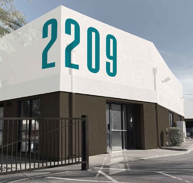 2209 W 1st St, Tempe, AZ à louer - Photo du bâtiment - Image 2 de 9