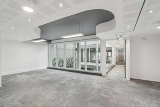 9 Rue Christophe Colomb, Paris for lease Interior Photo- Image 2 of 11