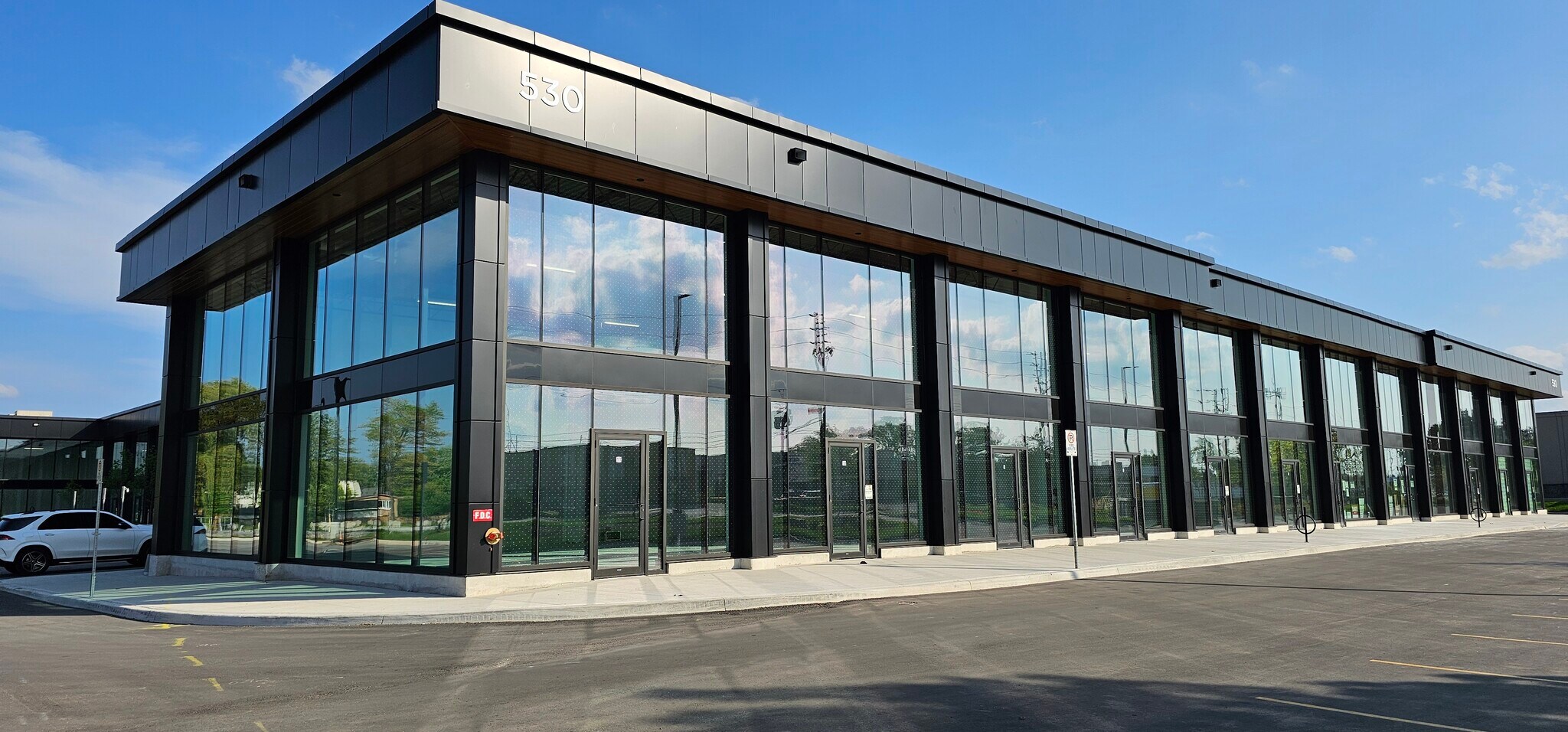 12-530 Speers Rd, Oakville, ON for sale Primary Photo- Image 1 of 1