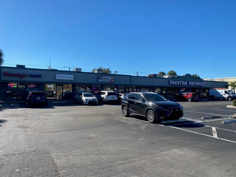 3642-3684 W Gandy Blvd, Tampa, FL à vendre - Photo du bâtiment - Image 2 de 9