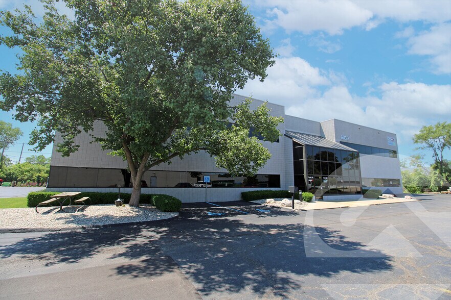 667 Elmwood Ave, Troy, MI for lease - Building Photo - Image 1 of 2