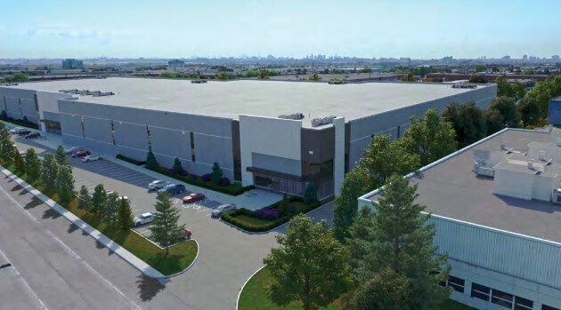 1100 Courtney Park Dr E, Mississauga, ON à vendre Photo principale- Image 1 de 1