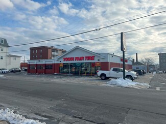 Plus de détails pour 325 Bedford St, Fall River, MA - Vente au détail à vendre