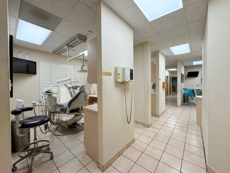 1520 Corpus Christi St, Laredo, TX à louer - Photo du bâtiment - Image 3 de 13