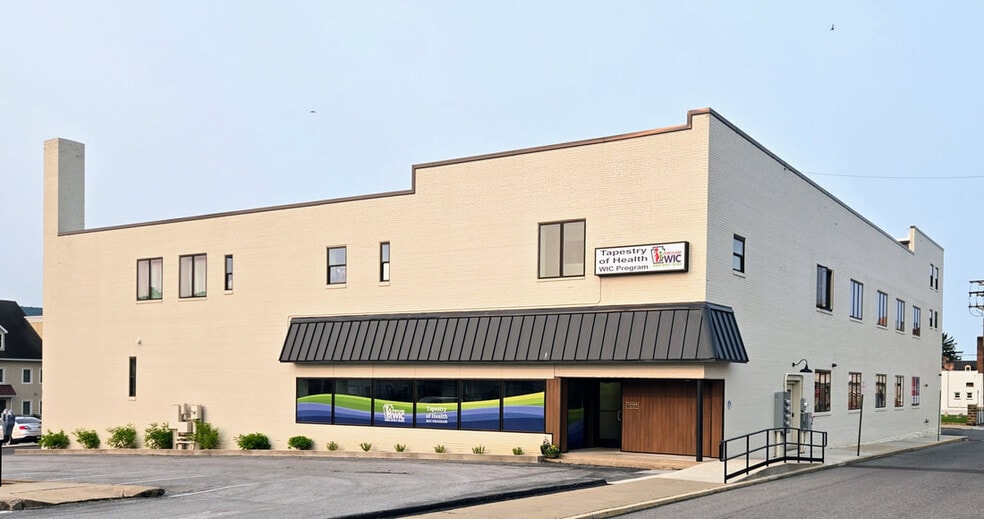 19 S Brown St, Lewistown, PA for lease - Building Photo - Image 1 of 2
