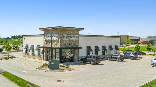 More details for 4273 W Circle Dr NW, Rochester, MN - Office for Sale