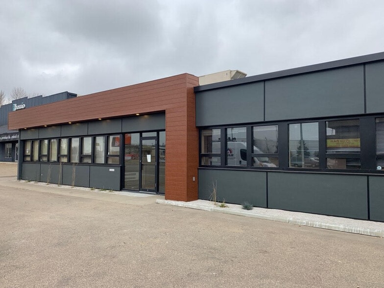 11122 156 St NW, Edmonton, AB for lease - Primary Photo - Image 1 of 7