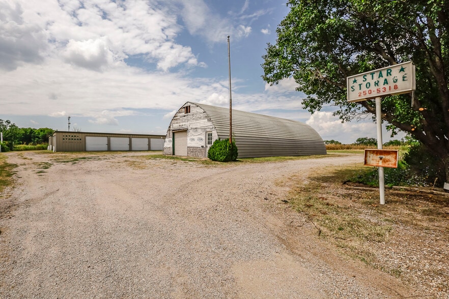 201 W Silknitter St, Rose Hill, KS à vendre - Photo du bâtiment - Image 2 de 20