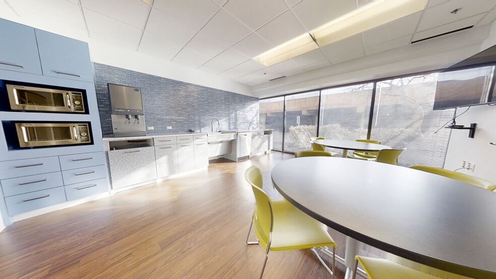 315 E Eisenhower Pky, Ann Arbor, MI à louer - Photo intérieure - Image 2 de 12