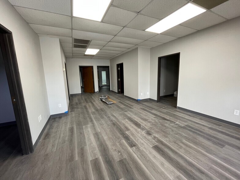 7500 W Highway 71, Austin, TX à louer - Photo du bâtiment - Image 3 de 7