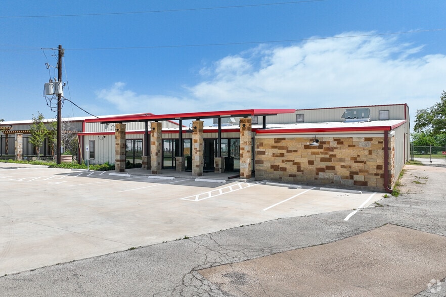 1301 Weatherford Hwy, Granbury, TX à vendre - Photo du bâtiment - Image 2 de 10