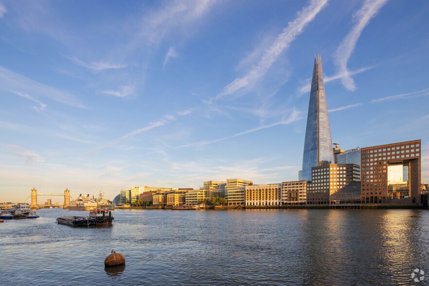 32 London Bridge St, Londres à louer - Photo du bâtiment - Image 3 de 21