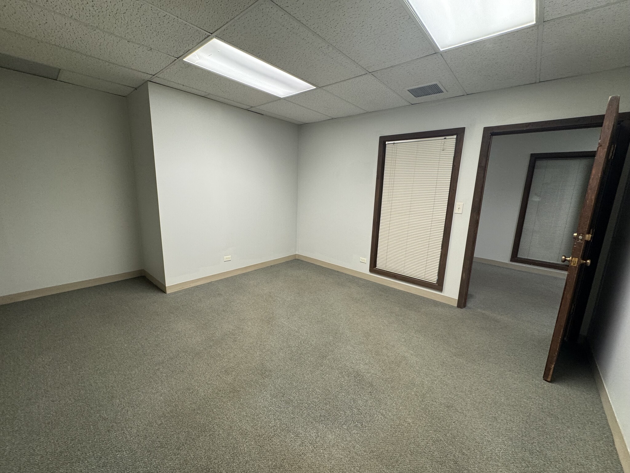 2055 S Oneida St, Denver, CO for lease Interior Photo- Image 1 of 1