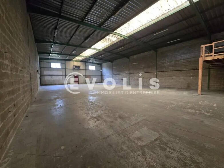 Flex in Wissous for lease - Interior Photo - Image 3 of 8