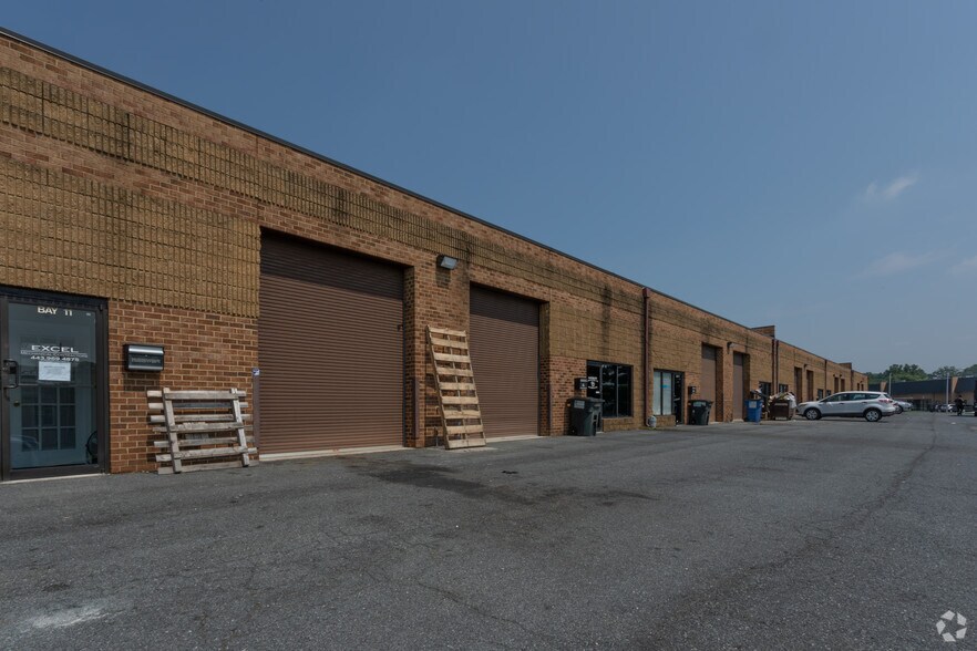 4 Nashua Ct, Essex, MD à louer - Photo du bâtiment - Image 3 de 10