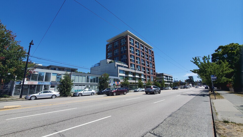 2653 Kingsway, Vancouver, BC à louer - Photo du bâtiment - Image 3 de 12