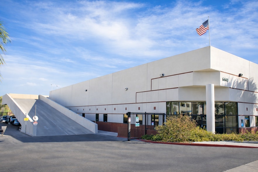 6440 Polaris Ave, Las Vegas, NV for lease - Primary Photo - Image 1 of 13