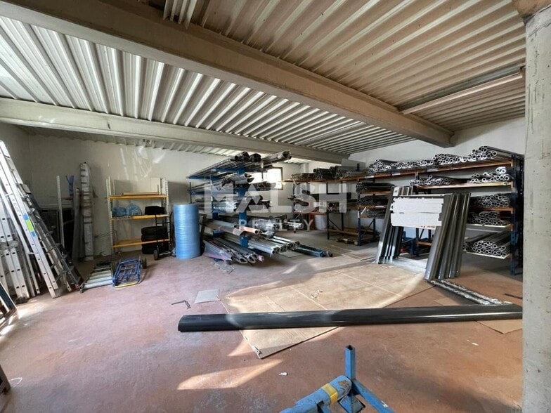 Local d'activités dans Champagne-au-Mont-d'Or à vendre - Photo du bâtiment - Image 3 de 11