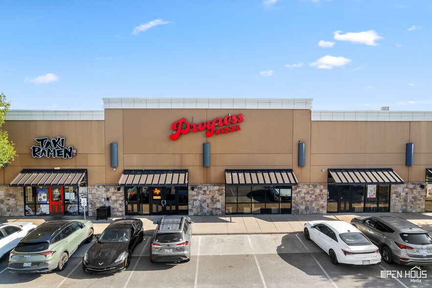 3001-3007 Garnett Ave, Wichita Falls, TX for lease - Building Photo - Image 3 of 32