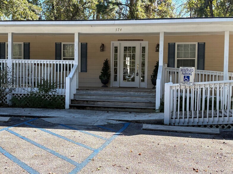 574 Sea Island Pky, Saint Helena Island, SC à vendre - Photo du bâtiment - Image 3 de 19