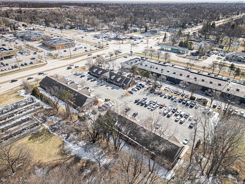 2950 Crooks Rd, Rochester Hills, MI à louer - Photo du bâtiment - Image 2 de 32