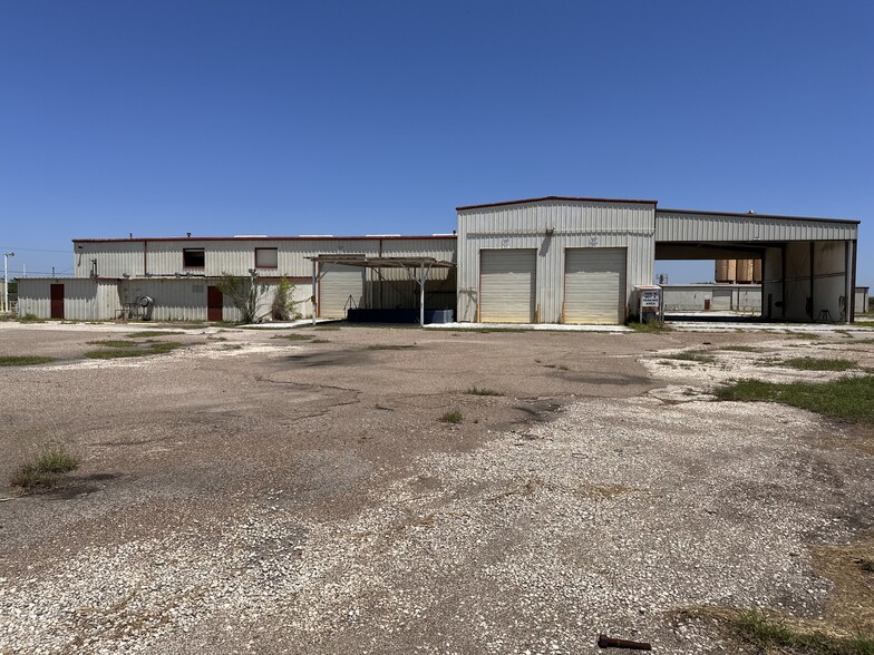 2100 Industrial Blvd, Alice, TX for sale - Primary Photo - Image 1 of 12