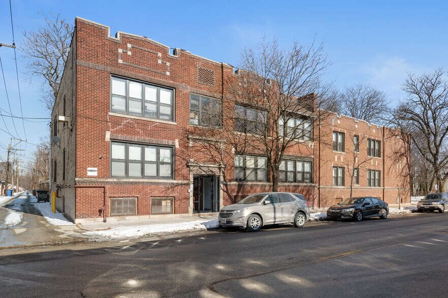 414 E 76th St, Chicago, IL à vendre - Photo du bâtiment - Image 2 de 6