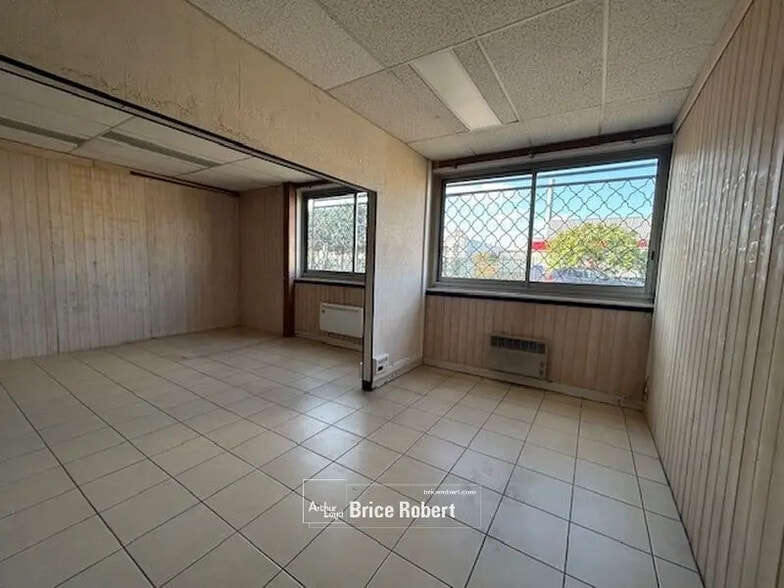 Flex in Vaulx-en-Velin for sale - Interior Photo - Image 2 of 7